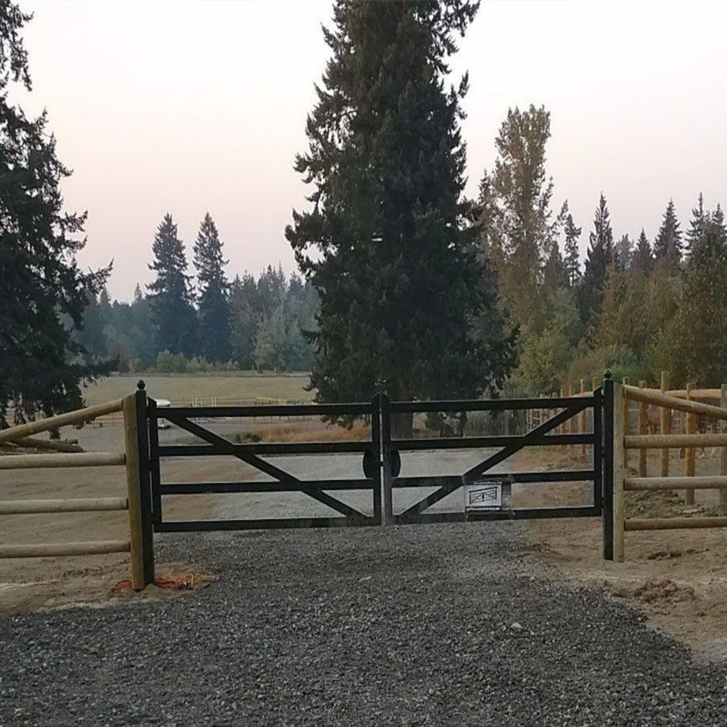 Greatbear 20 ft Farm Driveway Gate with Diagonal Tubes, Dual Swing - Serenity Provision