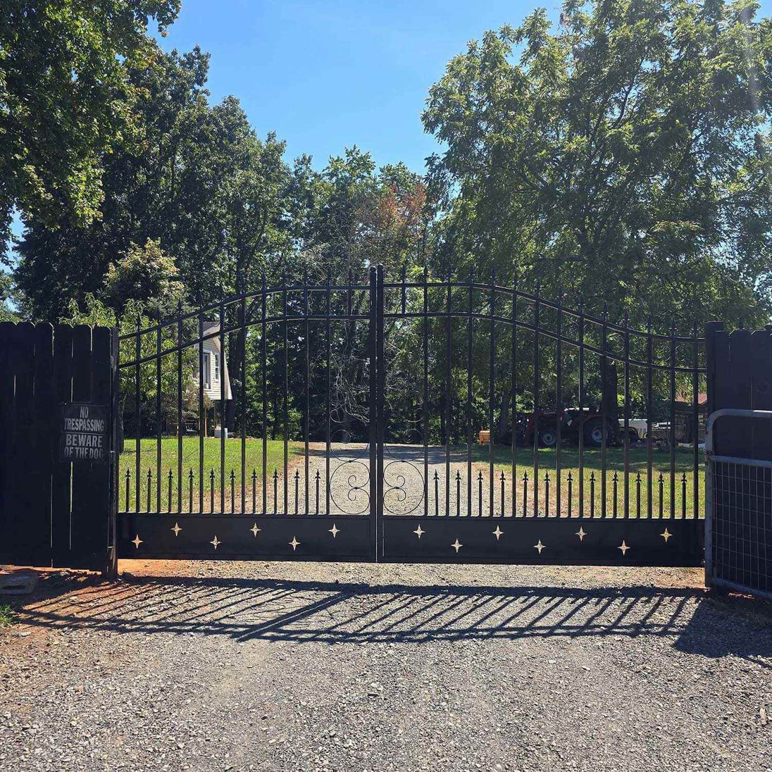 Greatbear 16x8 ft Dual Swing Driveway Gate with Star Pattern - Serenity Provision