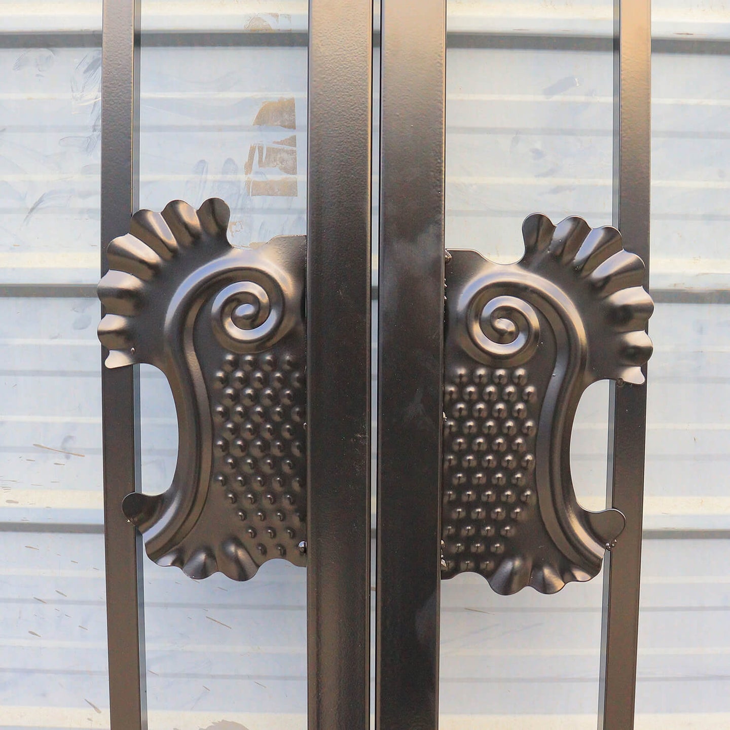 Greatbear 20x8 ft Steel Dual Swing Driveway Gate - Serenity Provision